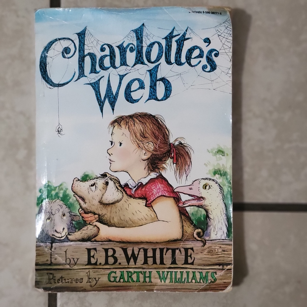 Charlotte's Web by E.B White Pictures by Charlotte's Web by E.B WGarth Williams